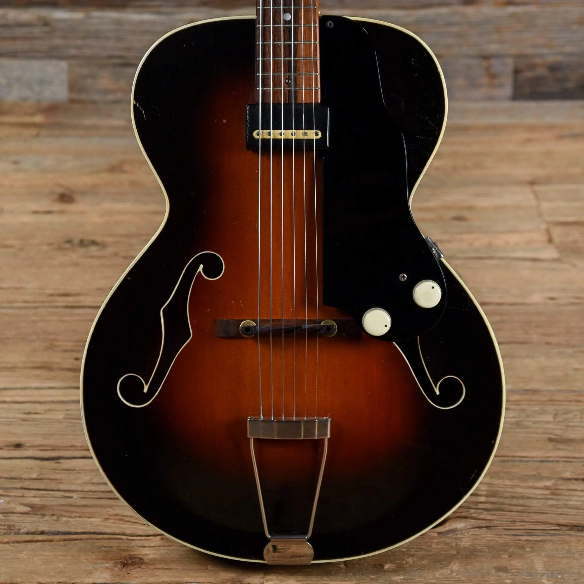 national-electric-guitars-hollow-body-national-sunburst-1953-3386160-17215606030471.webp NationalSunburst 1953