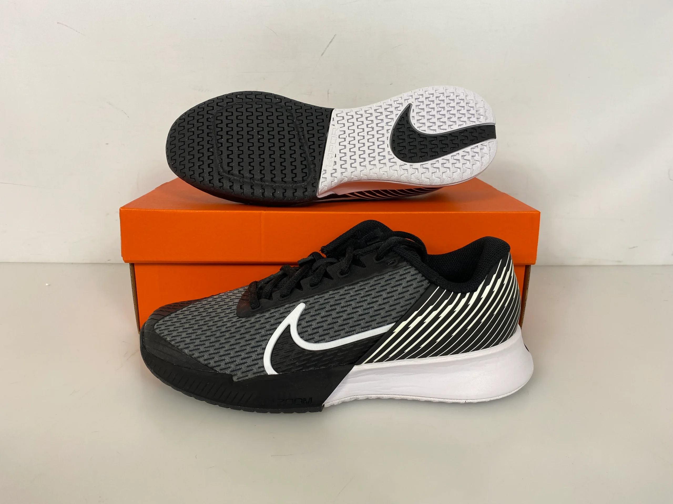 nike-black-zoom-vapor-pro-2-hc-tennis-shoes-womens-size-8_5.webp Nike Black Zoom Vapor Pro 2 HC Tennis Shoes Women's Size 8