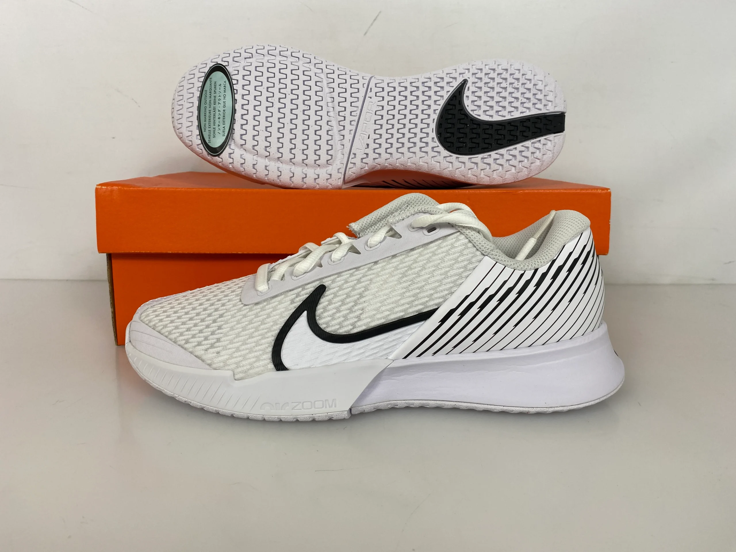 nike-white-zoom-vapor-pro-2-hc-tennis-shoes-womens-size-10_5.webp Nike White Zoom Vapor Pro 2 HC Tennis Shoes Women's Size 8