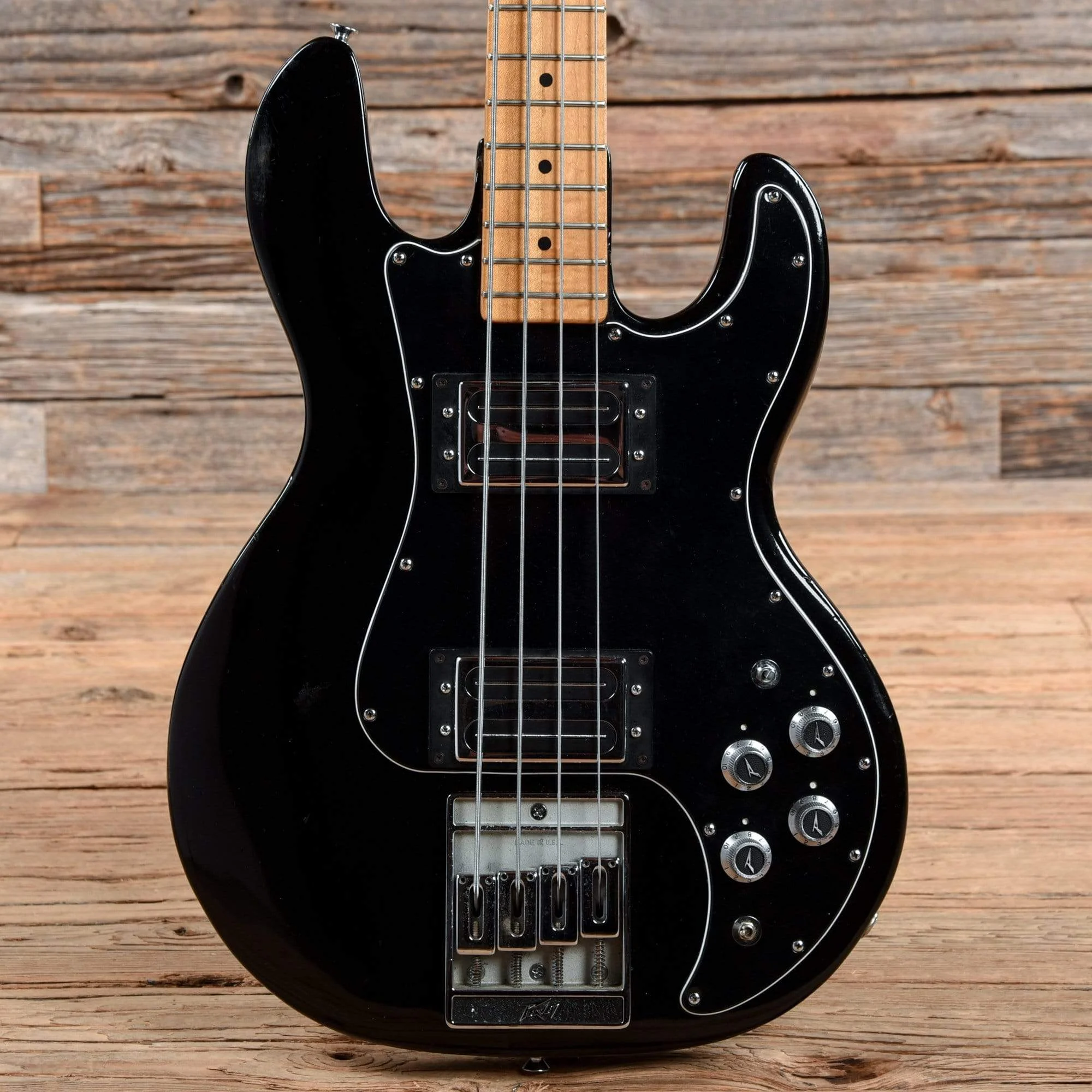 peavey-bass-guitars-4-string-peavey-t-40-black-1986-u3194978201-17827346612359.webp Peavey T-40 Black 1986