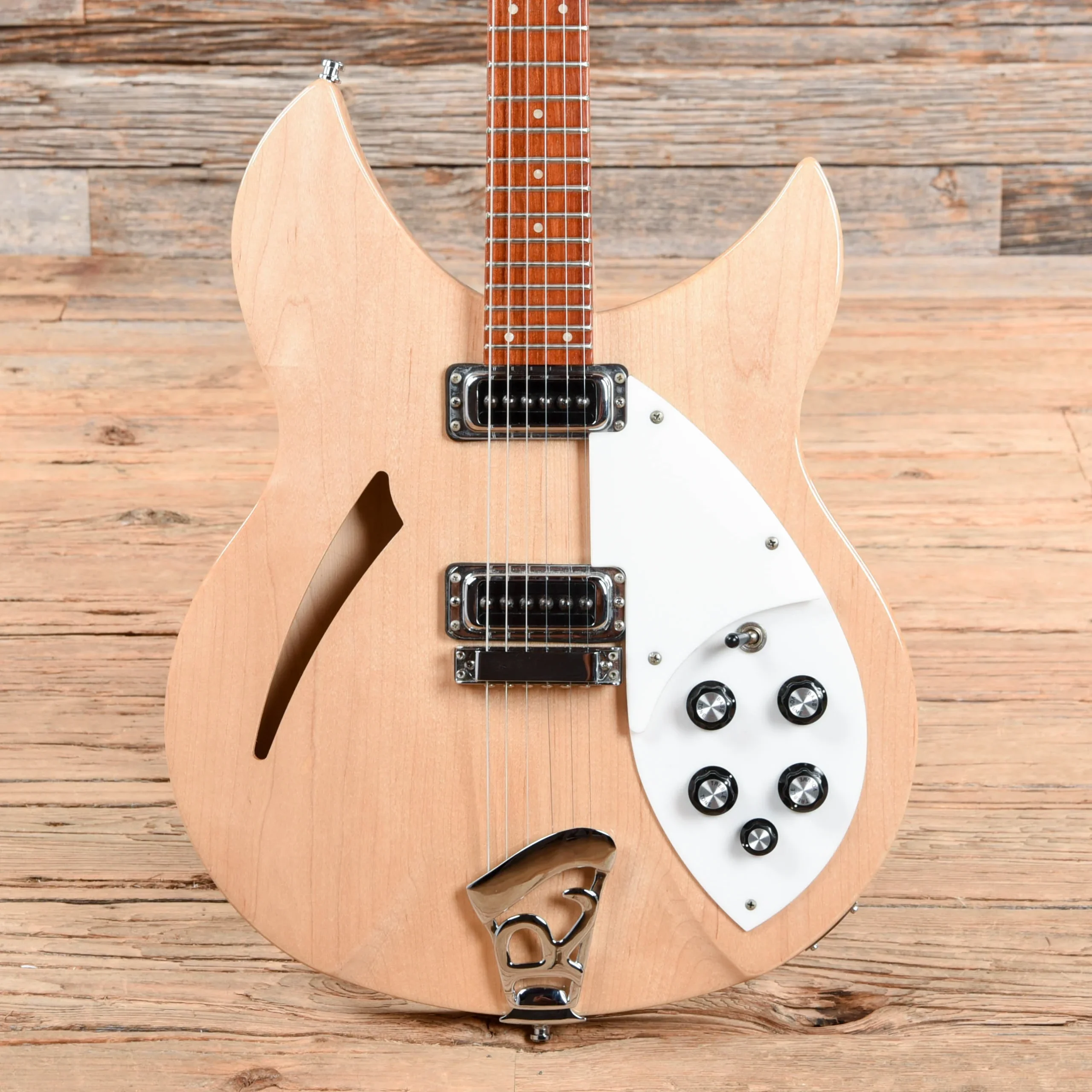 rickenbacker-electric-guitars-semi-hollow-rickenbacker-330-mapleglo-1993-u3072719302-28056024481927.webp Rickenbacker 330 Mapleglo 1993