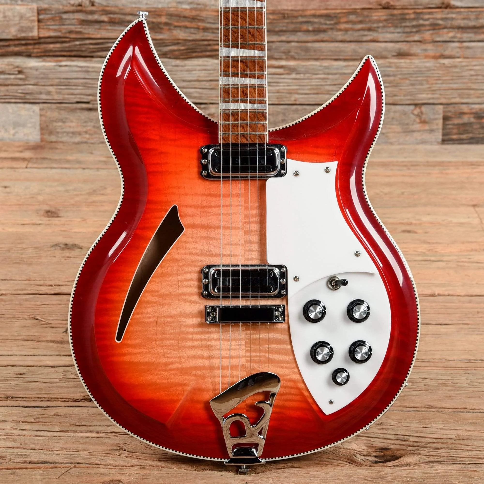 Rickenbacker 381V69 Fireglo 2015