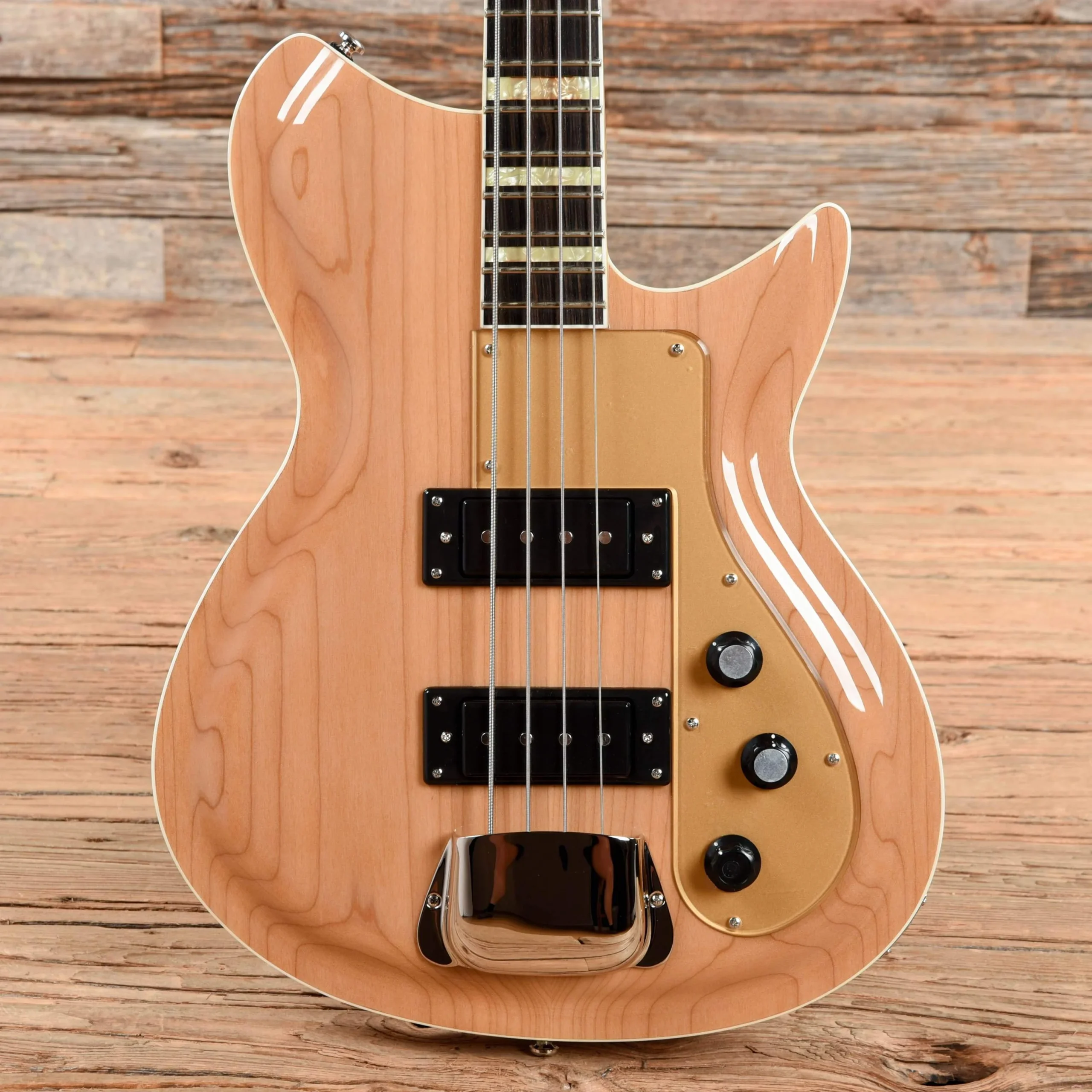 Rivolta by Novo Combinata Bass VII Acero Glow