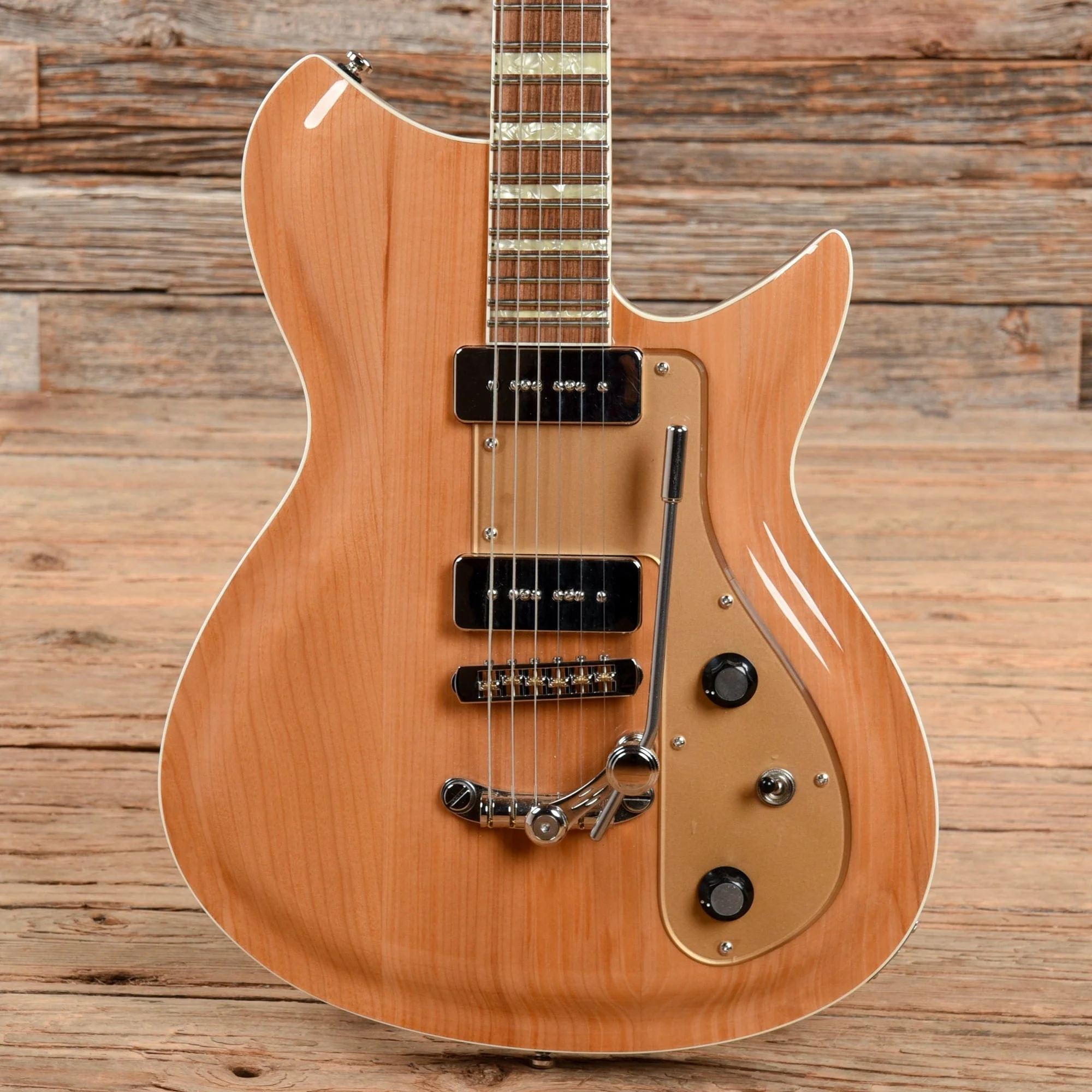 Rivolta by Novo Combinata XVII Acero Glow 2019