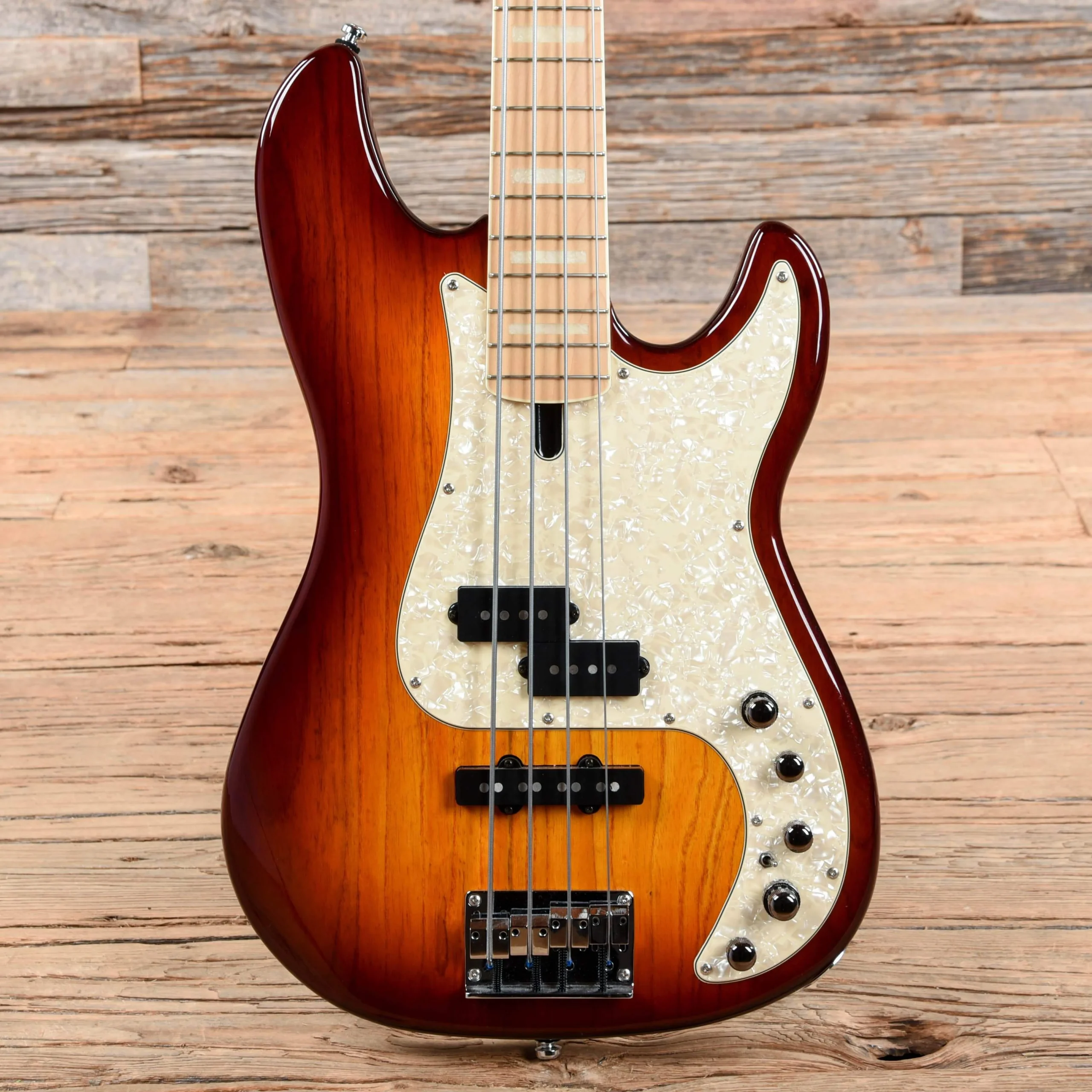 sire-bass-guitars-4-string-sire-marcus-miller-p7-sunburst-2017-u3123588101-28043024433287.webp Sire Marcus Miller P7 Sunburst 2017
