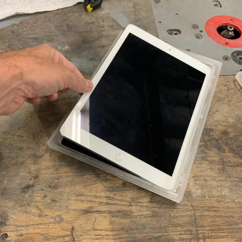 IPAD 9.7 INCH FLOAT MOUNT KIT