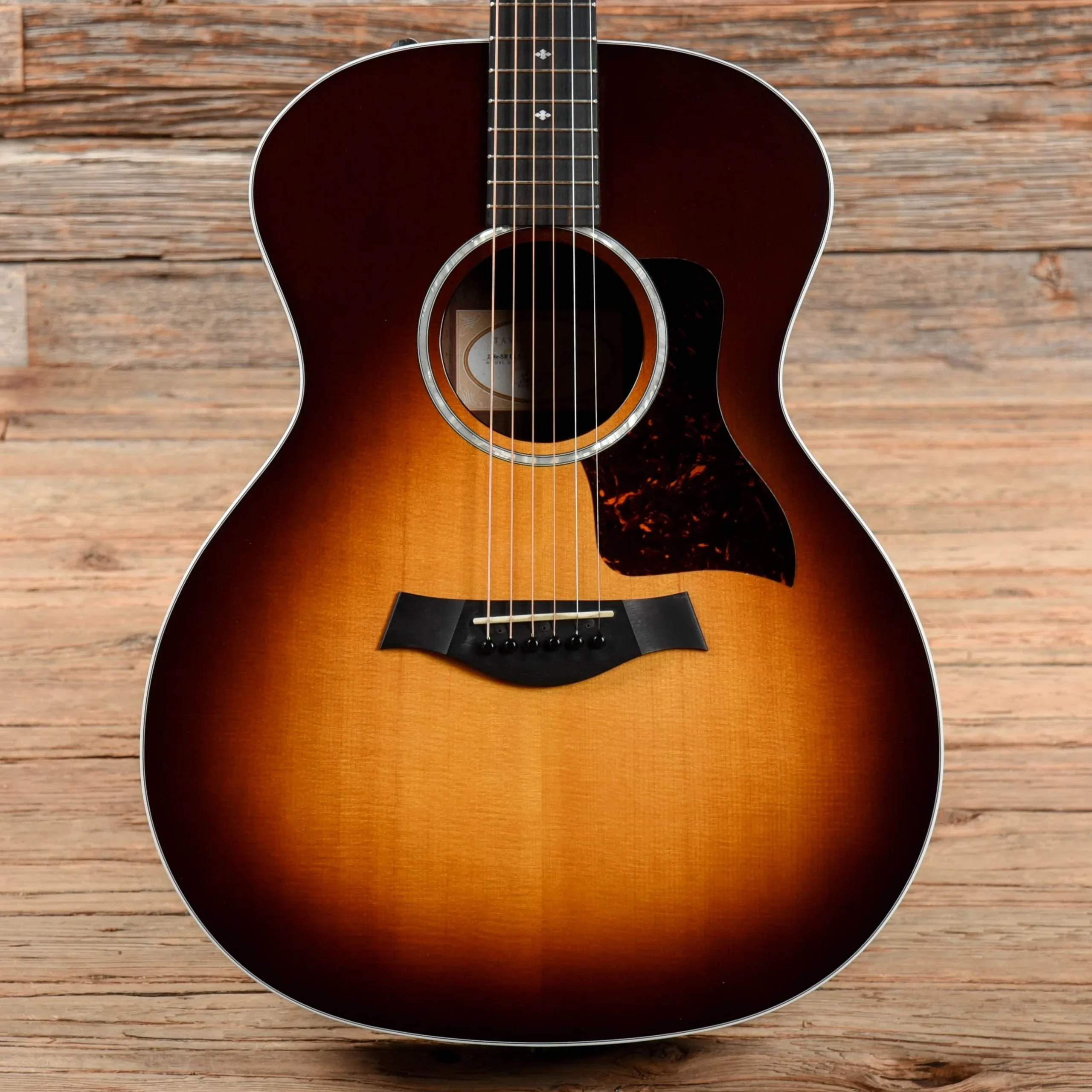Taylor 214e-SB DLX Sunburst 2019